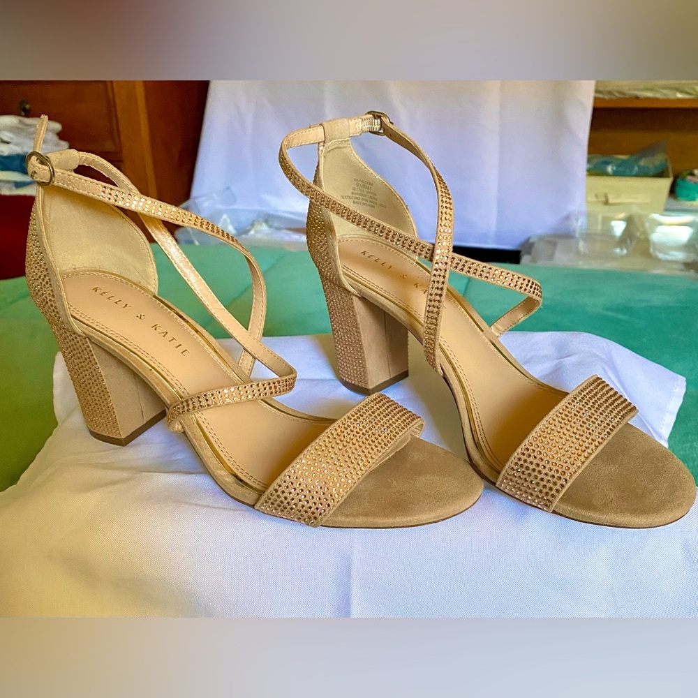 Kelly & Katie Rose Gold Paloona Sandal - Picture 2 of 11